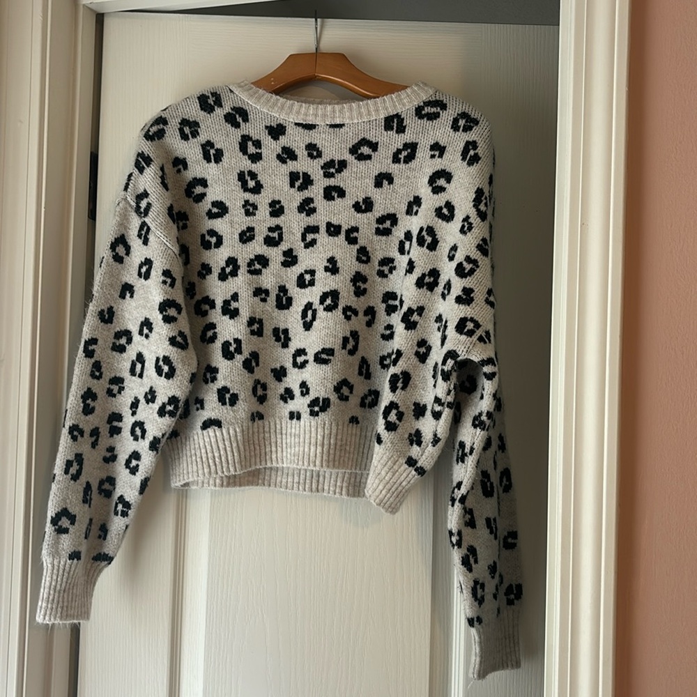 White Cheetah Print Sweater Subdued Brand Comfy Cream & Black Sweater
